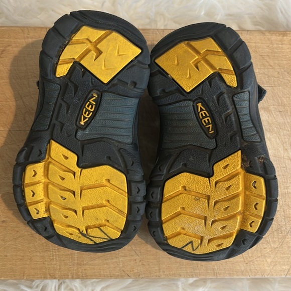 Keen Water Sandals - Picture 3 of 8